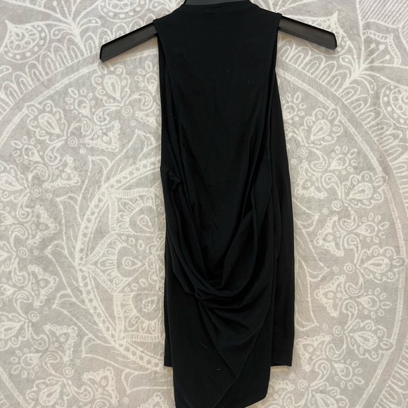 Fabletics Tops - 💗👚BEAUTIFUL DESIGNER TOP SHIRT BLOUSE👚💗Fabletics SIZE M BLACK TWIST BACK 408